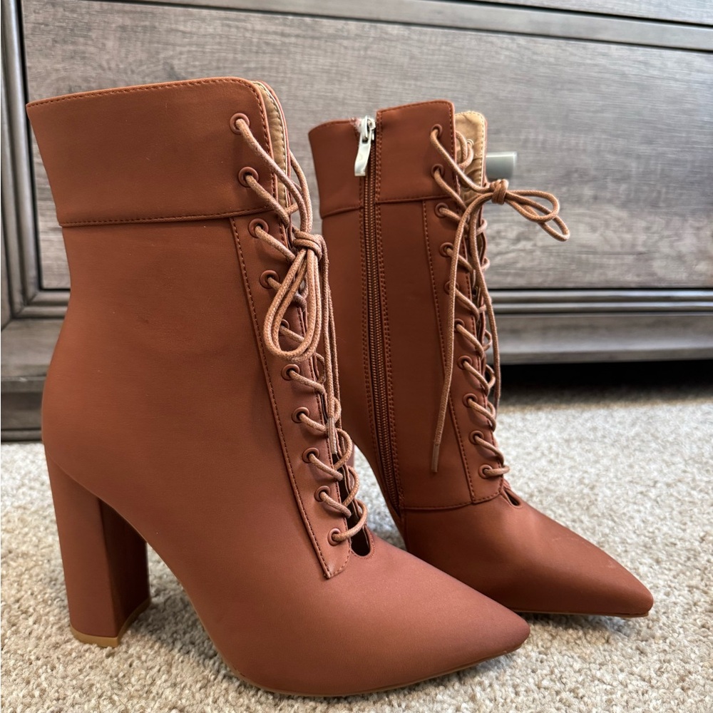 Amazon Essentials Brown Lace Up Boots